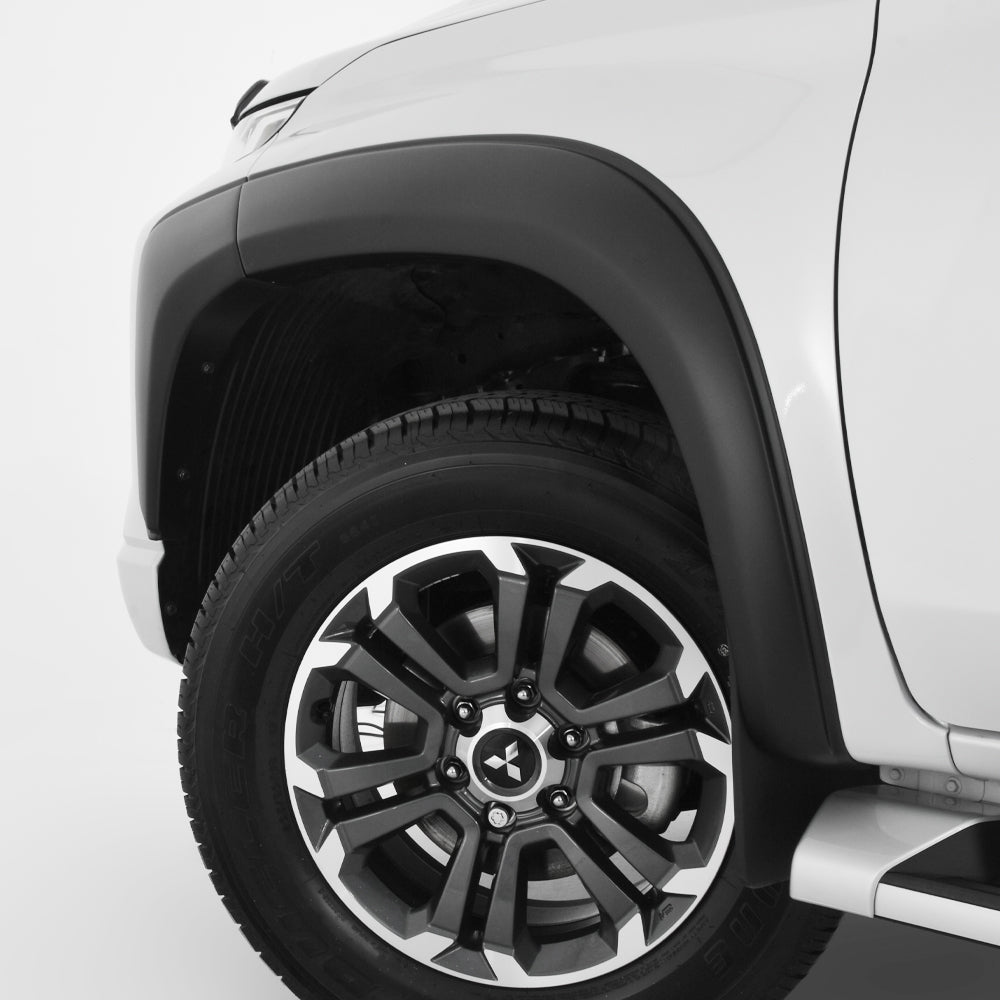 Predator Wheel Arch Extensions in Matte Black for Mitsubishi L200 Series 6